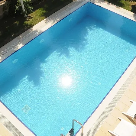 Villa Larissa Villalari