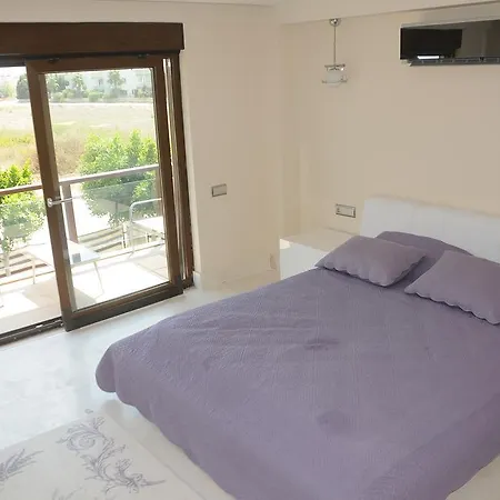 Larissa Villalari Villa Belek