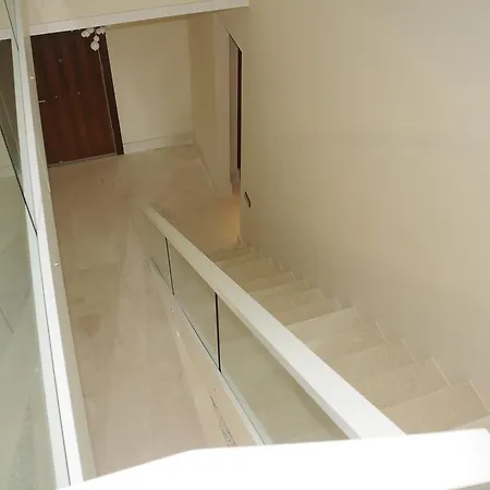 Larissa Villalari Villa *